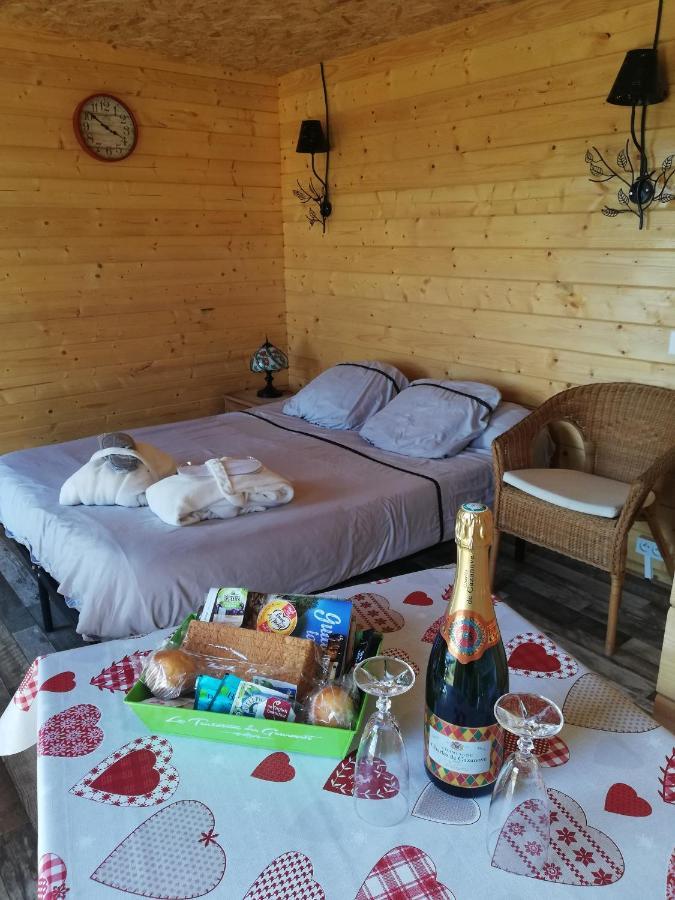 Charmant Chalet Pour 2 Personnes Spa Prive Massillargues-Attuech 外观 照片