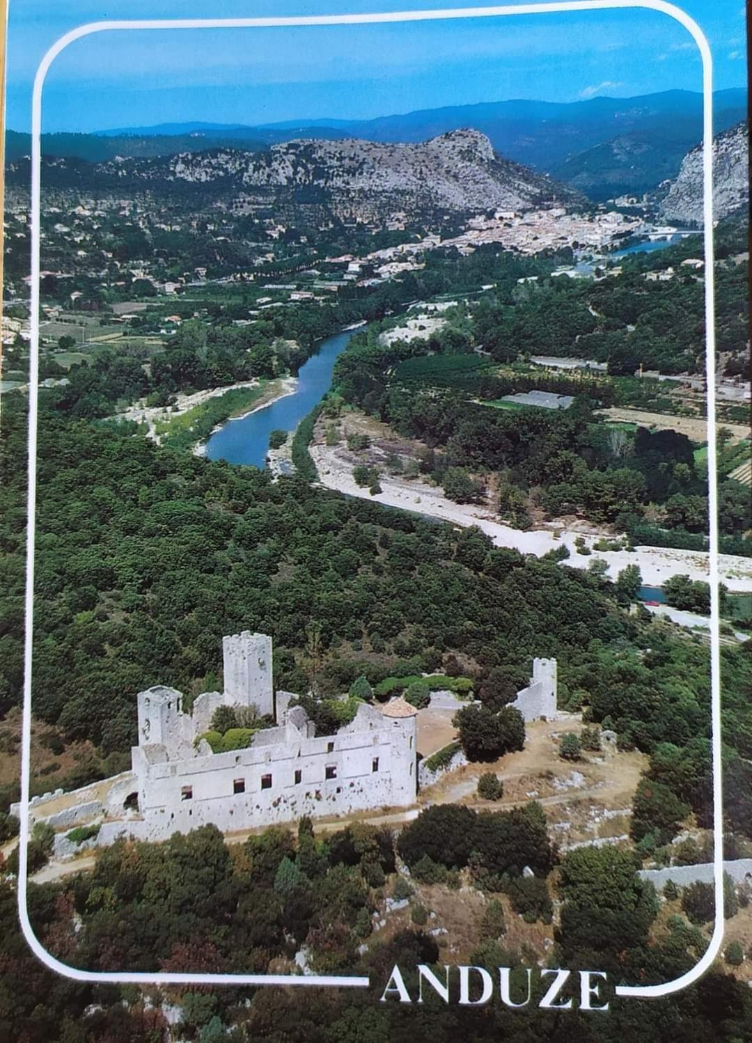 Charmant Chalet Pour 2 Personnes Spa Prive Massillargues-Attuech 外观 照片
